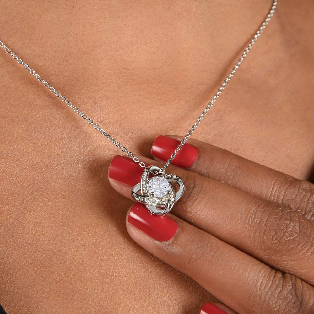 Forever in My Heart – Love Knot Pendant for Your Soulmate